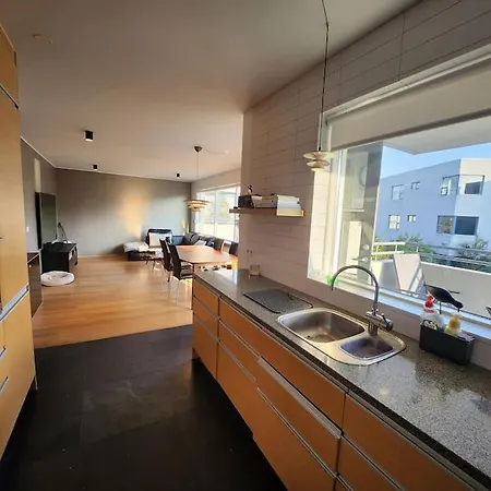 Country In The - 3 Bedrooms