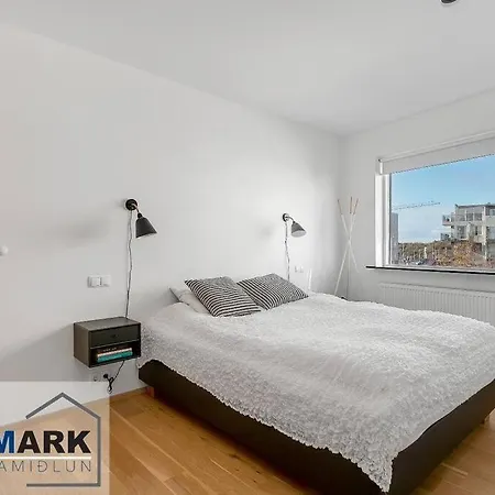 Country In The - 3 Bedrooms Apartment *